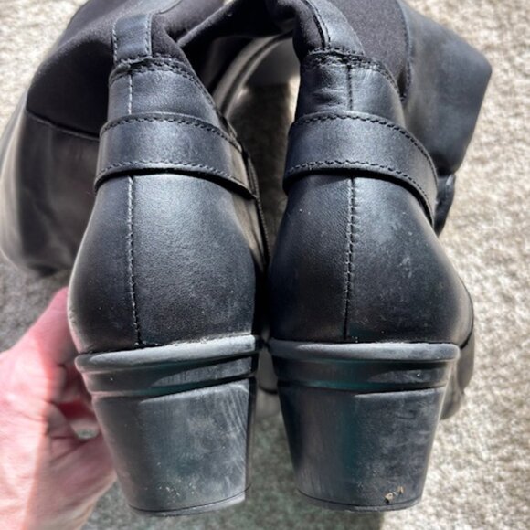 Clarks knee high black leather boots, WIDE CALF, 9.5 M - Picture 8 of 10